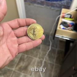 Physical Bitcoin Commemorative Coin Gold Color Collection Collectible NEW